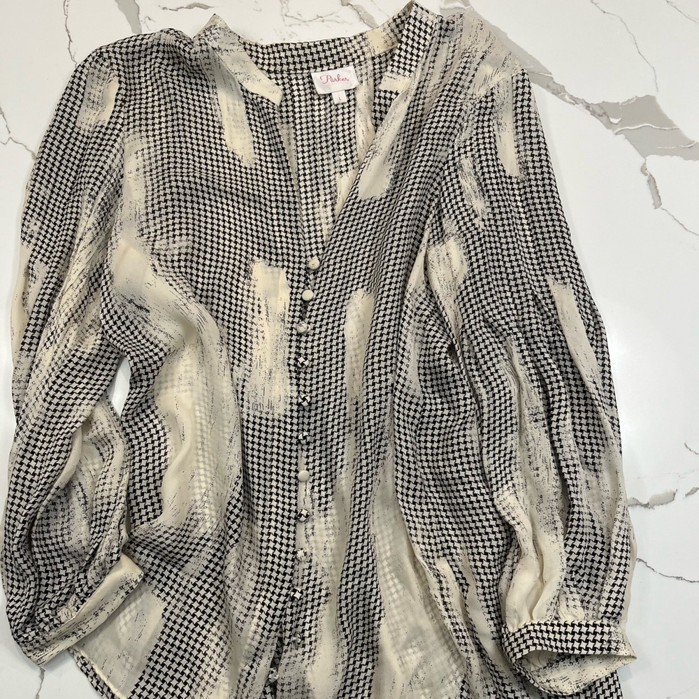 Parker Houndstooth Women’s Long Sleeve Blouse 100% Silk, Large Button Down